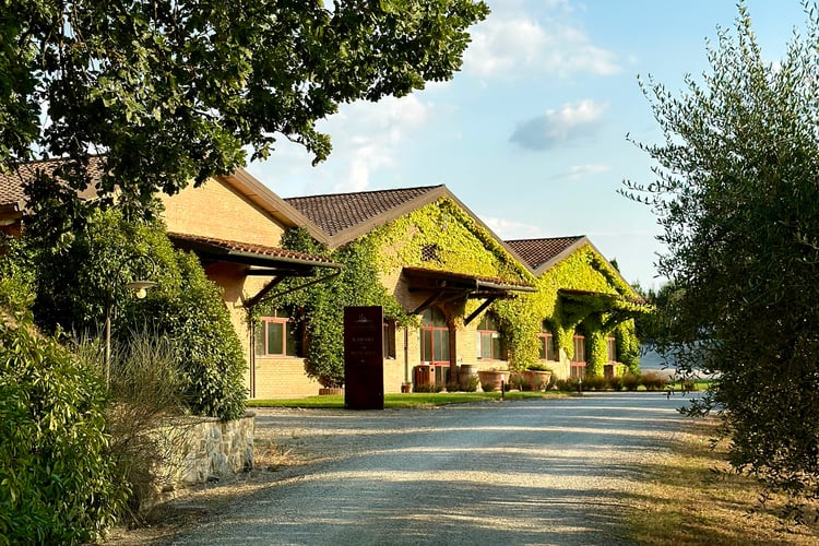 Cantina Agriturismo Mormoraia San Gimignano 08