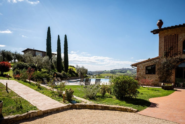 Esterni Agriturismo Mormoraia San Gimignano 08