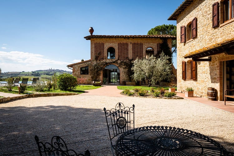 Esterni Agriturismo Mormoraia San Gimignano 09